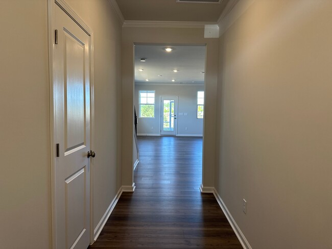 Photo - 2210 Caen St