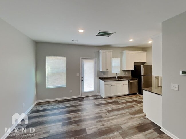 Photo - 410 S Gray St