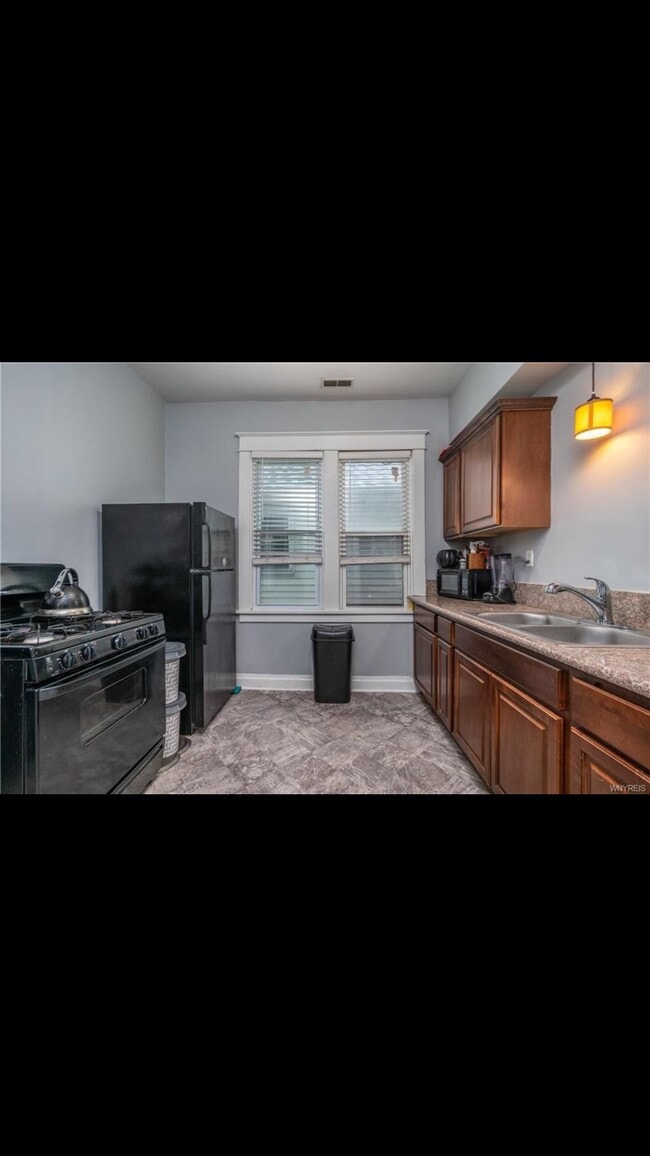 Photo - 118 Whitney Pl Unit 118 Whitney Place upper