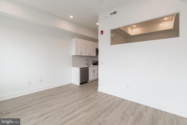 Photo - 1622 Point Breeze Ave Unidad 304