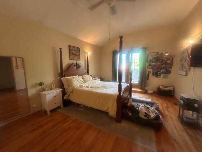 Photo - Top Floor Duplex Up, 3bd/2bth with Two Large Private Decks, Avail 7/1! Unit 2