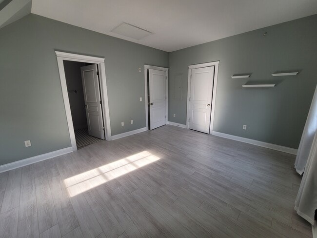 Photo - 435 E Freemason St