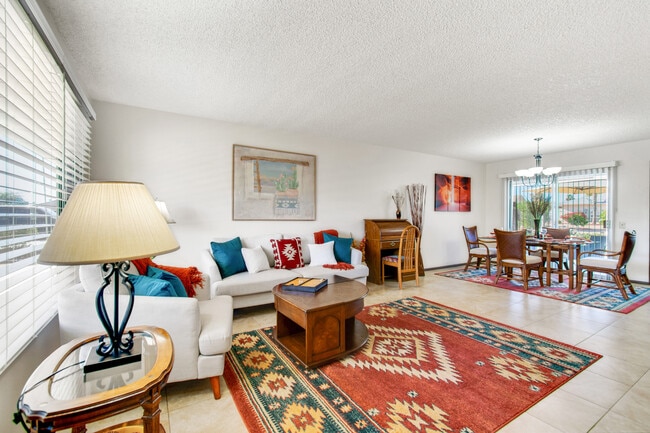 ¡Mobiliario de lujo con muchos extras para mejorar su experiencia vacacional en Arizona! - 12414 W Nugget Ct