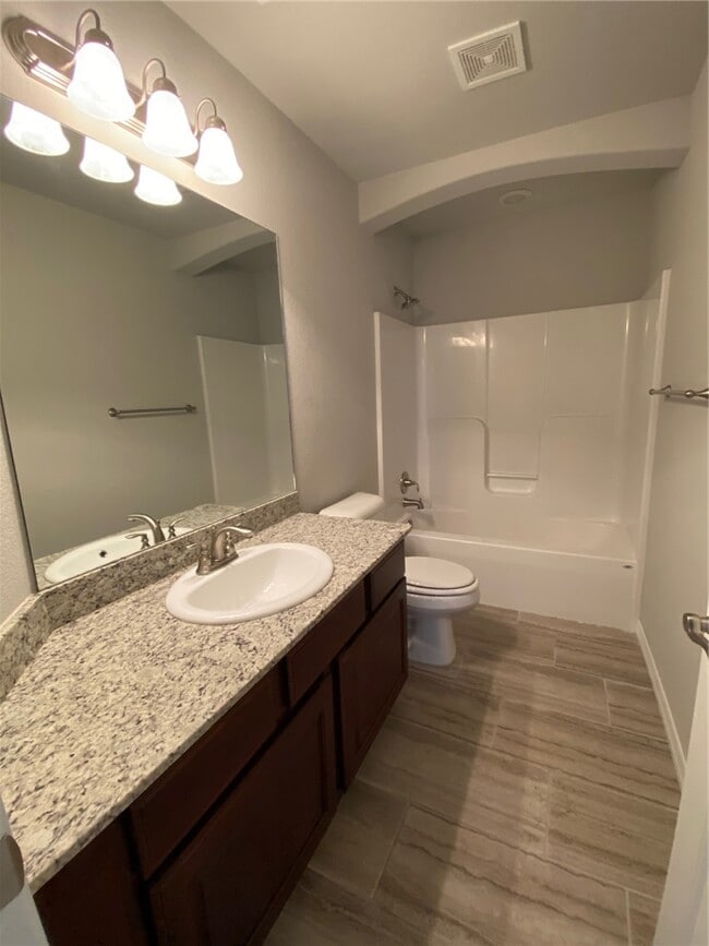 Photo - 740 Fontana St