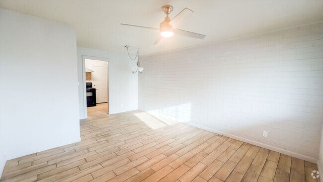 Building Photo - 161 E 2nd Ave Unit #2 Rental