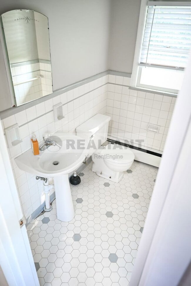 Photo - 517 N 3rd St