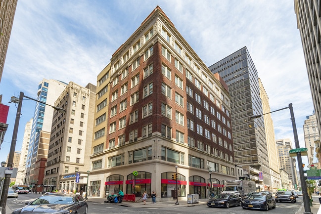 Exterior - 1501 Locust St Residential Apartments