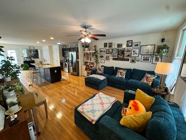 Photo - 304 W Leigh St