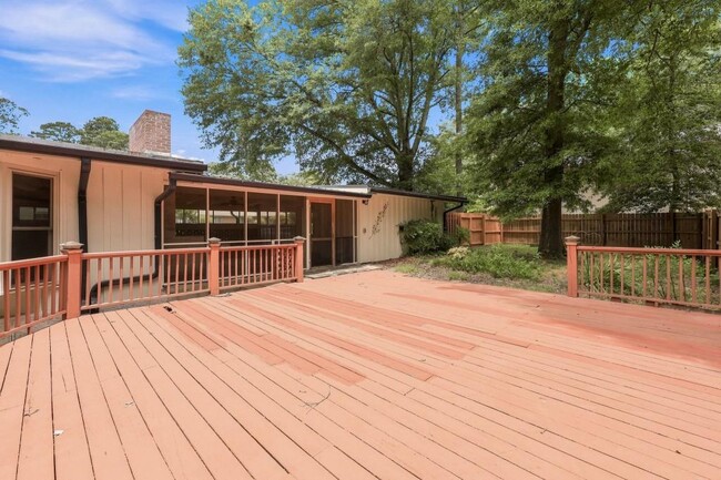 Photo - 989 Rudolph St