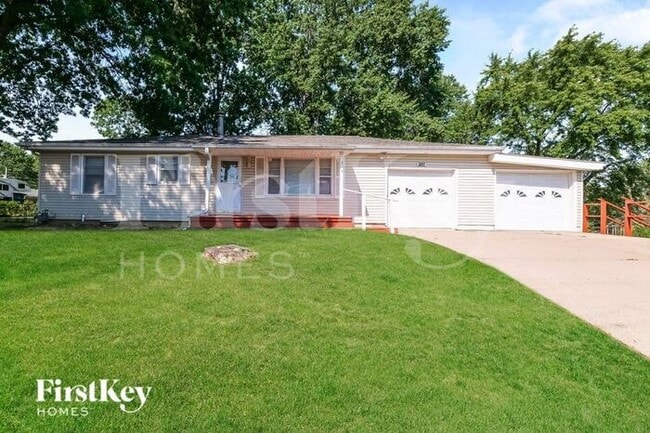 Building Photo - 7106 N Troost Ave Rental