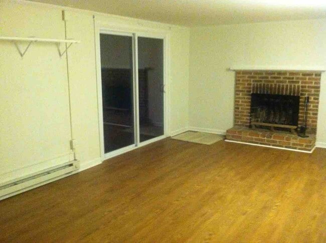 Photo - 112 Camelot Ct