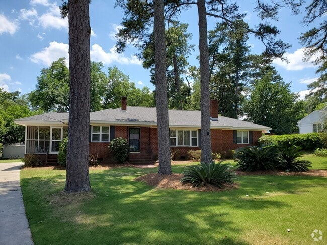 Building Photo - 2212 Crestwood Dr Rental