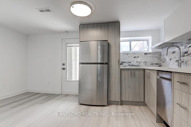 Photo - 56 Bicknell Ave Unité Lower