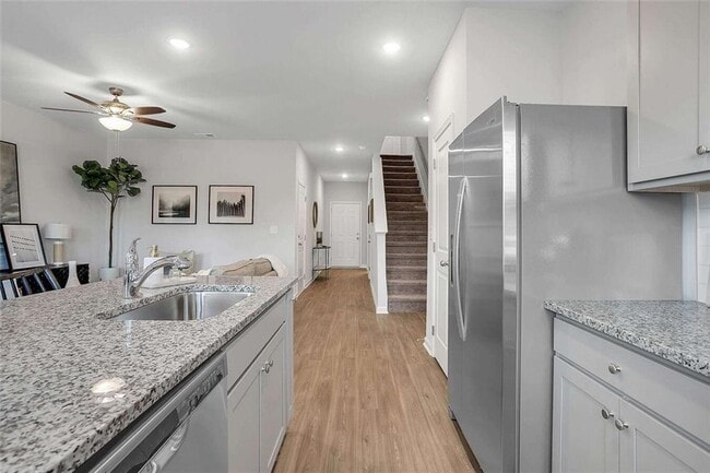 Photo - 10 American Ave