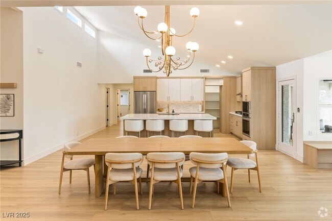 Building Photo - 4045 W Mardon Ave Rental
