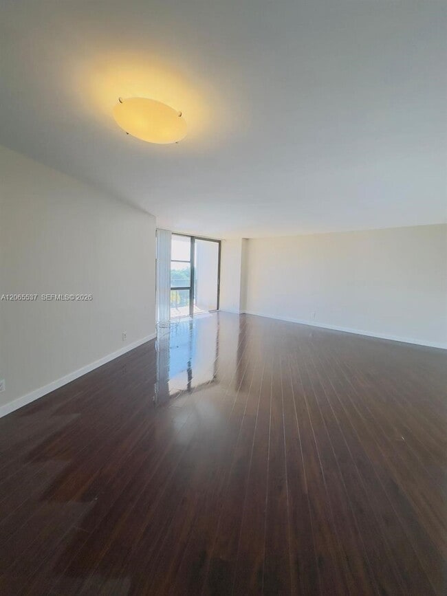 Photo - 800 Parkview Dr Unidad 611