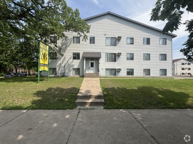 Building Photo - 575 7th St S Rental