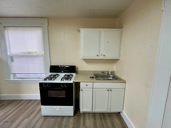 Photo - Studio Apartment for Rent – Utilities Incl... Unit 1-6