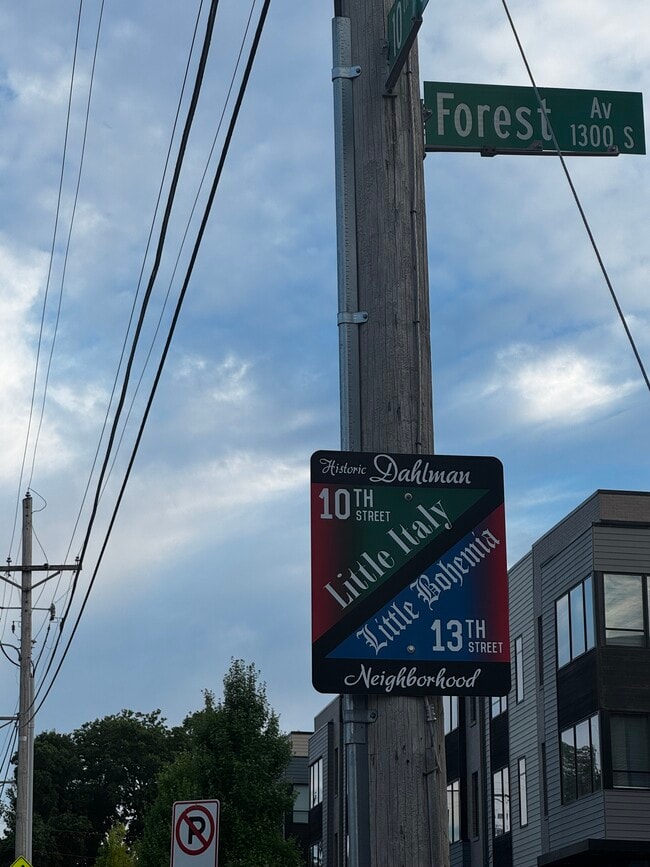 Photo - Forest Avenue Unidad 915 -2