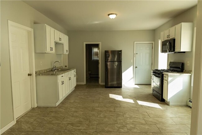 Photo - 287 Manton Ave