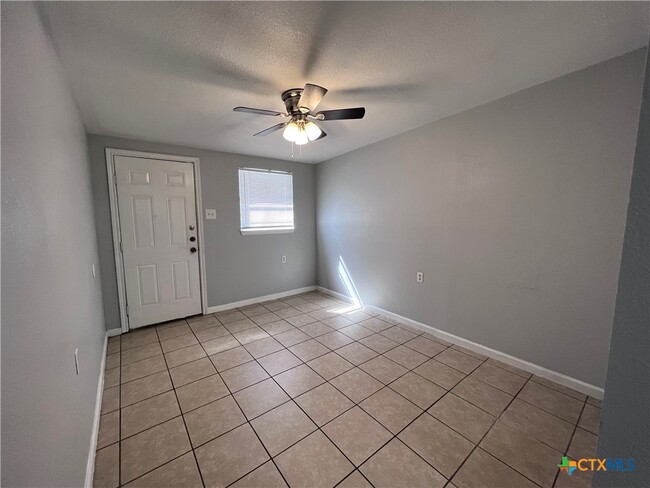 Photo - 1005 Hackberry St