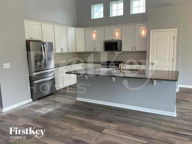 Photo - 447 Stonefield Cir