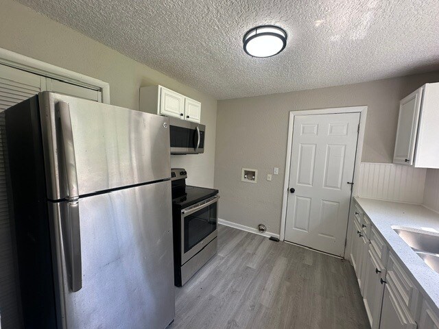 Photo - Bright And Renovated 3 Bedroom Home With Modern Updates