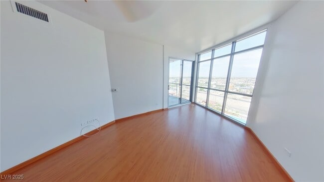 Building Photo - 200 W Sahara Ave Unit 1110