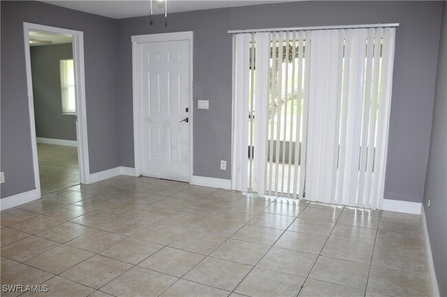 Building Photo - 334 Cape Coral Pkwy W Unit 2 Rental