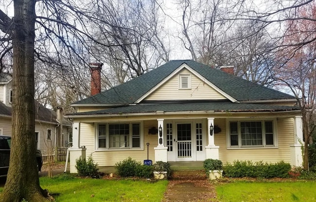 Building Photo - 1413 Thomas Ave Rental