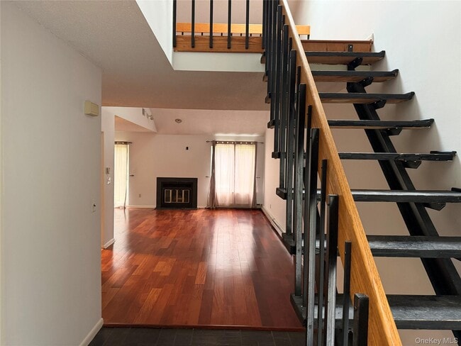 Photo - 73 Cornwall Cir