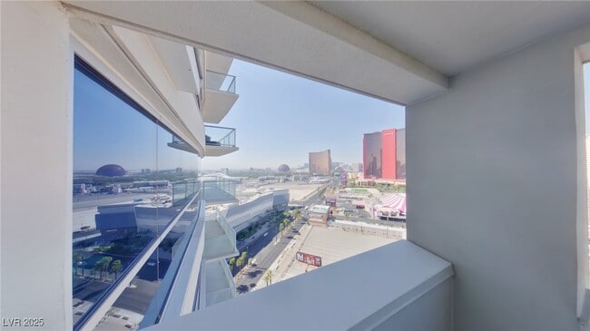 Building Photo - 2700 S Las Vegas Blvd Unit 2010 Rental