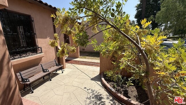 Photo - 4242 6th Ave