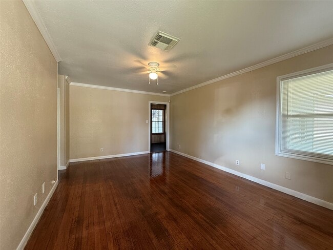 Photo - 1401 Pugh Dr