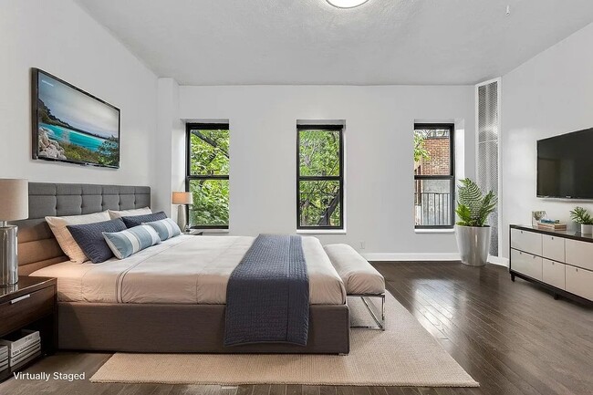 Building Photo - 115 Perry St