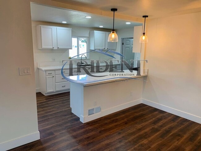 Photo - 685 N Barrett Rd