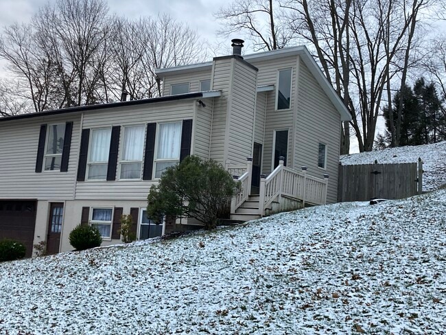 Photo - 6 Coolview Ln