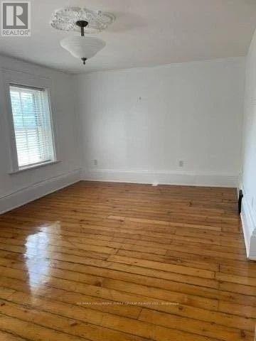 Photo - 378 King St W