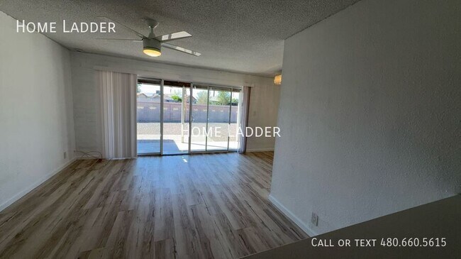 Photo - 842 N Las Palmas Dr