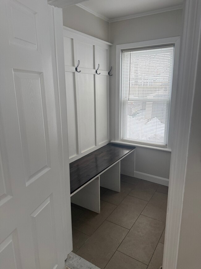 Building Photo - 567 Thacher St Unit 567 Thacher street FL1