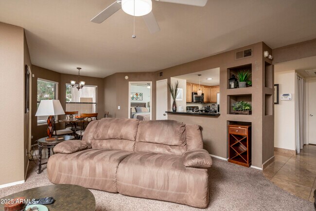 4850 E Desert Cove Ave Unit 323
