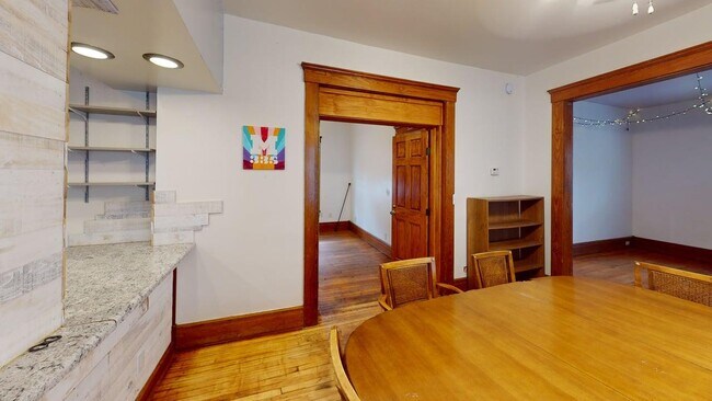 Photo - 335 Catherine St