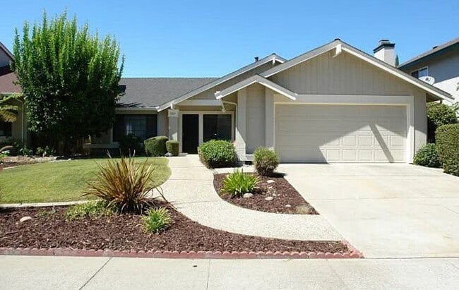 Building Photo - BLOSSOM VALLEY - bright and airy 4-bedroom...