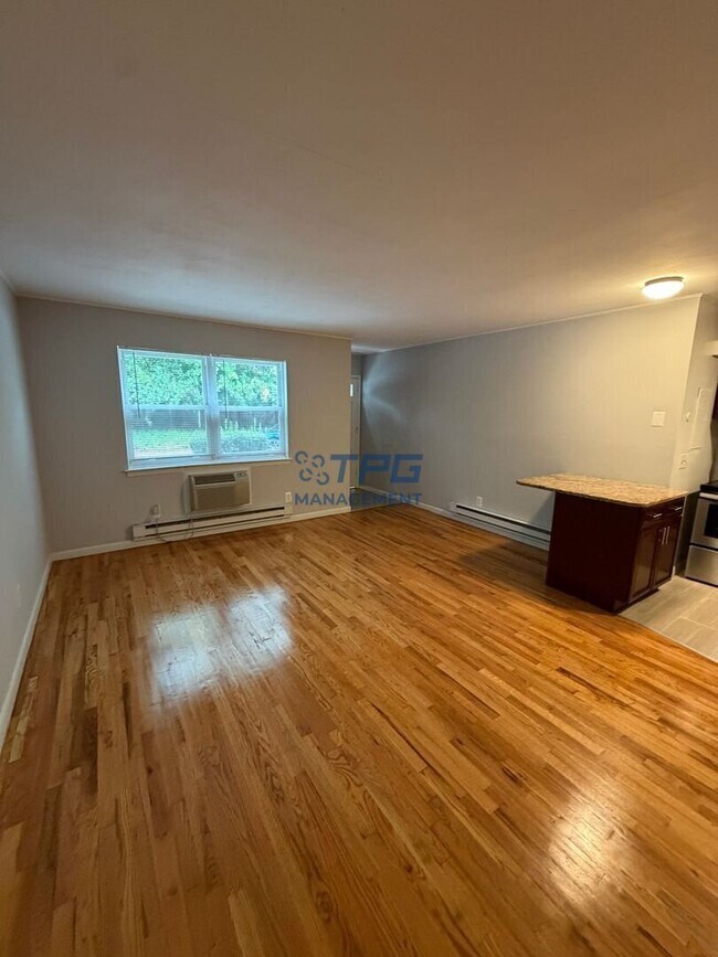 Photo - 239 Spring St Unit B-19