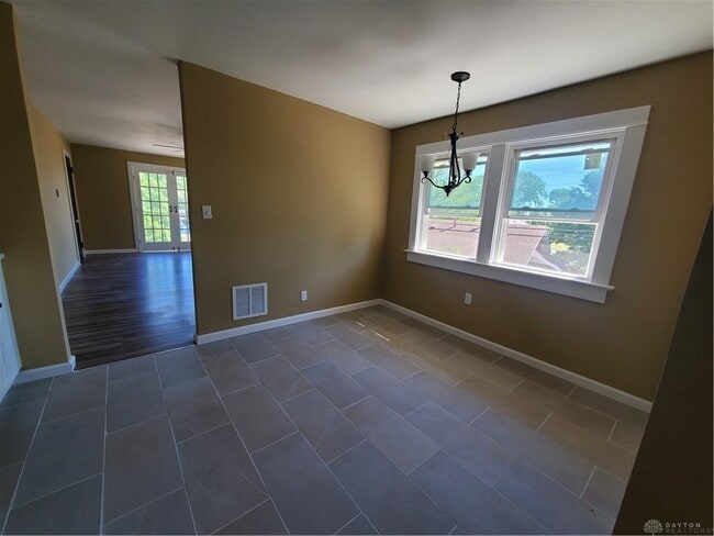 Photo - 14 Maylan Dr Unit 2