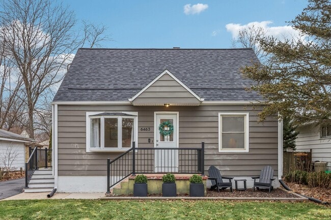 Building Photo - 6463 N Garden Grove Ln