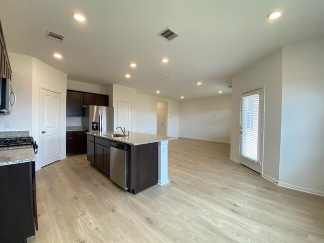 Photo - 232 Saide St