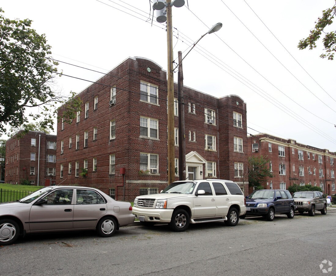 Photo - 1420 Tuckerman St NW