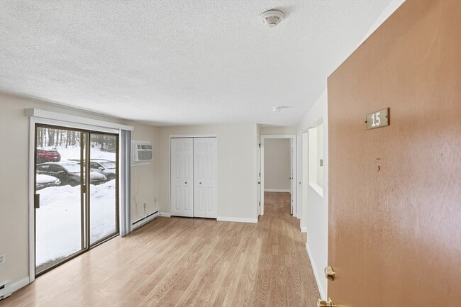 Photo - 386 Great Rd Unit B15