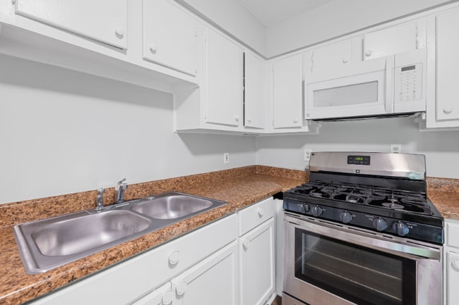 Photo - 1208 Gadd Rd